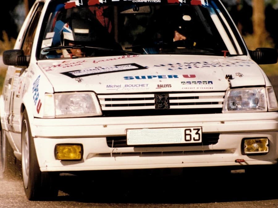 Sylvie en rallye, Peugeot 205
